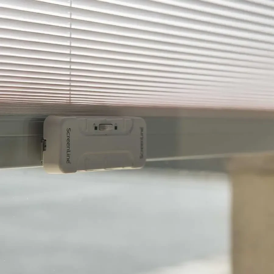 Manual, slider integral blind control