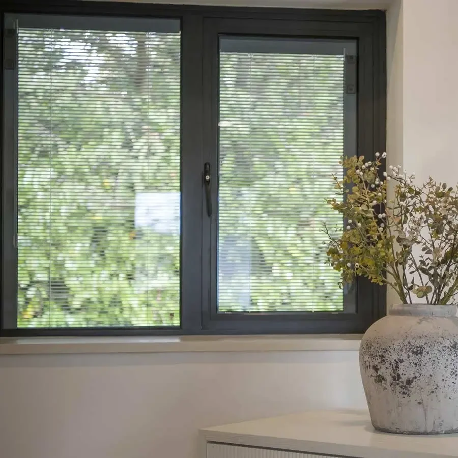 Cordless integral blind control