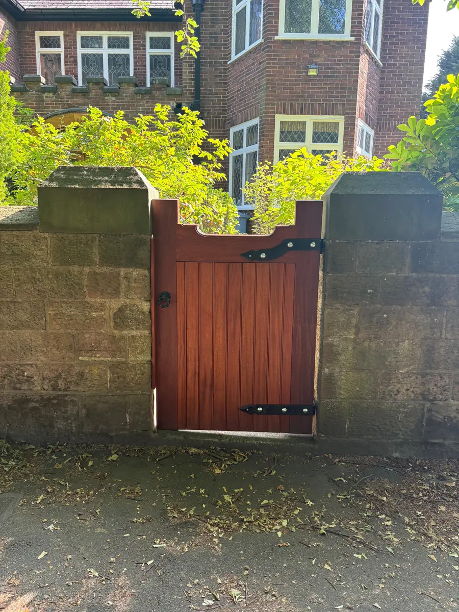 The new gate seen from the drive