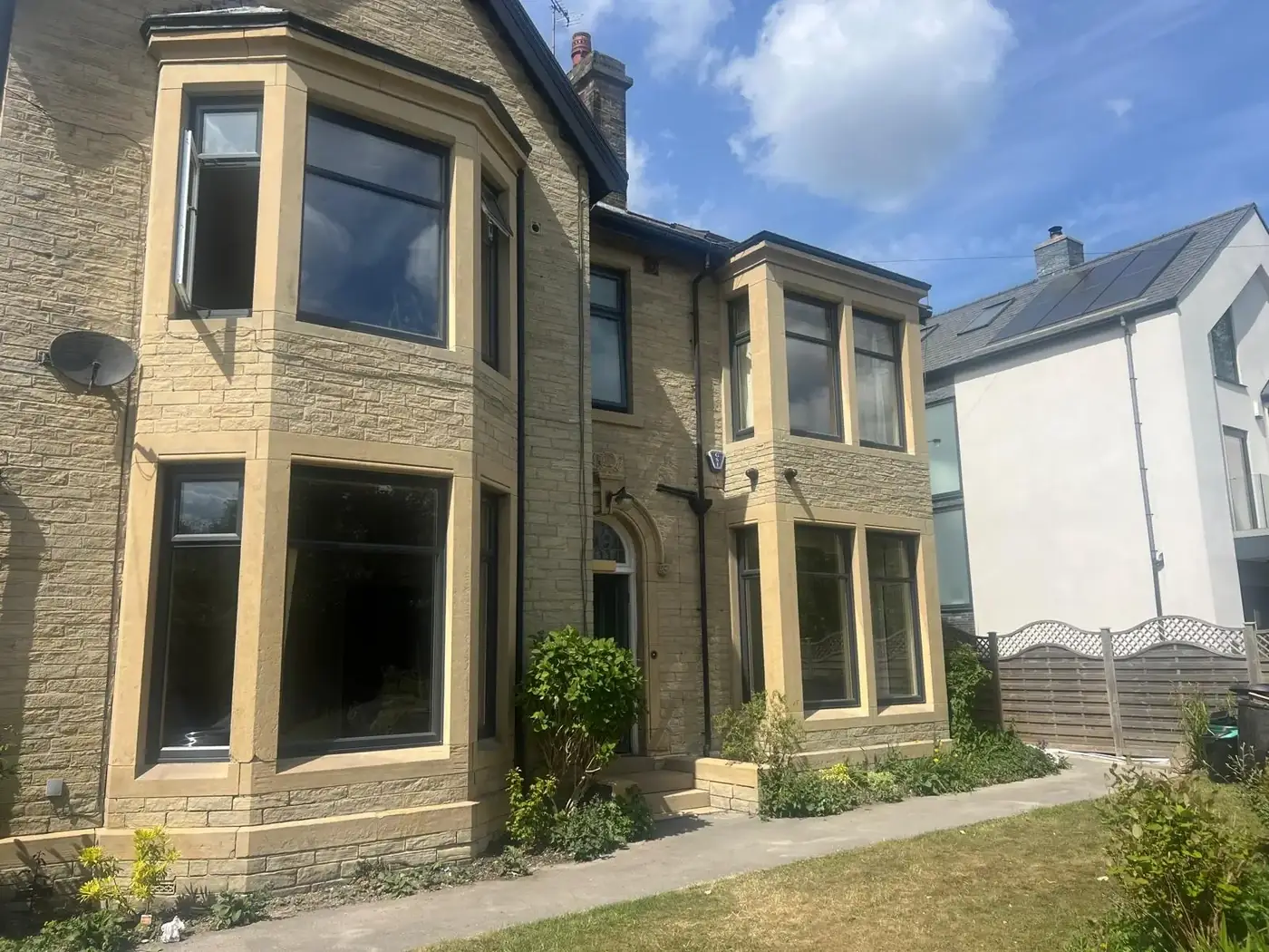Replacement window units fitted into existing frames